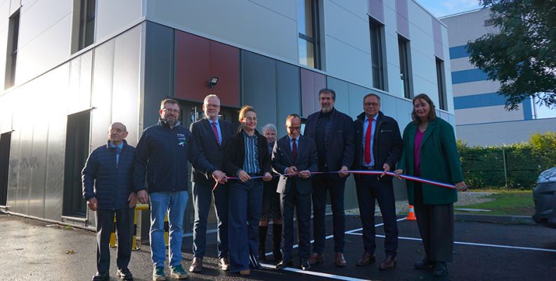L'Agglo inaugure une nouvelle extension d'ateliers-relais construite pour les besoins de la société Nunhems à Longué-Jumelles