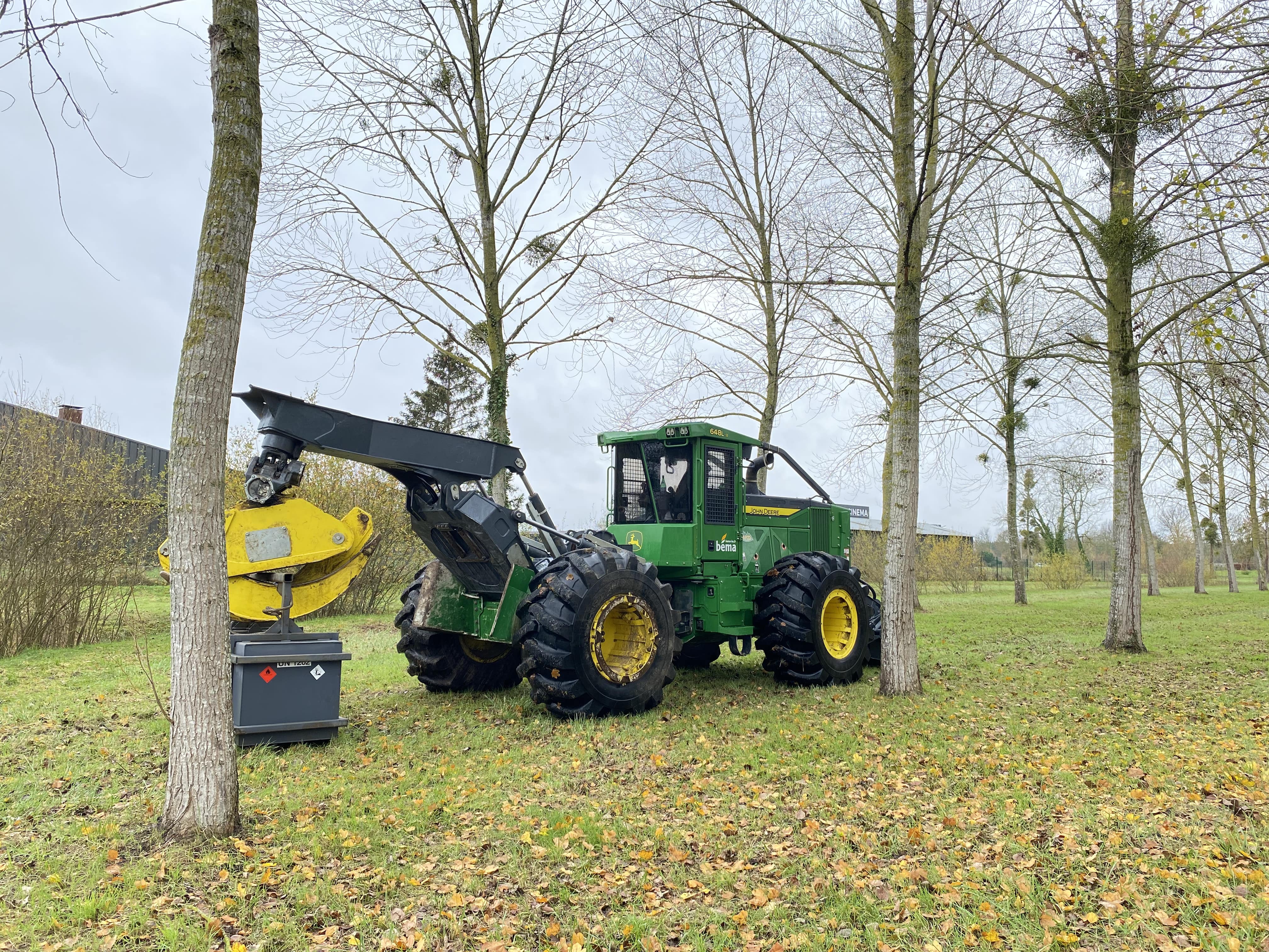 Entretien des parcelles végétales de la zone Écoparc