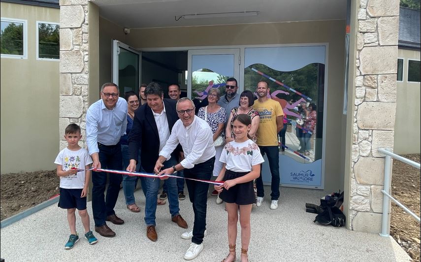 De nouveaux vestiaires et un espace de jeux aqualudiques pour la piscine d'été de Montreuil-Bellay